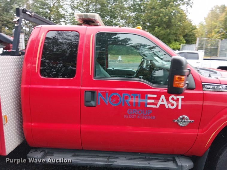 image for item EV5275 2016 Ford F350 Super Duty utility bed pickup truck