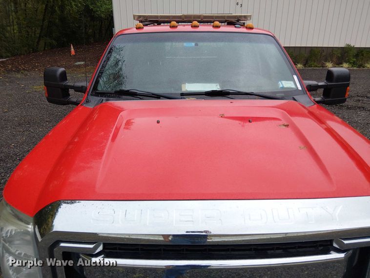 image for item EV5275 2016 Ford F350 Super Duty utility bed pickup truck