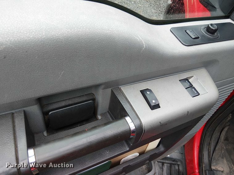 image for item EV5275 2016 Ford F350 Super Duty utility bed pickup truck