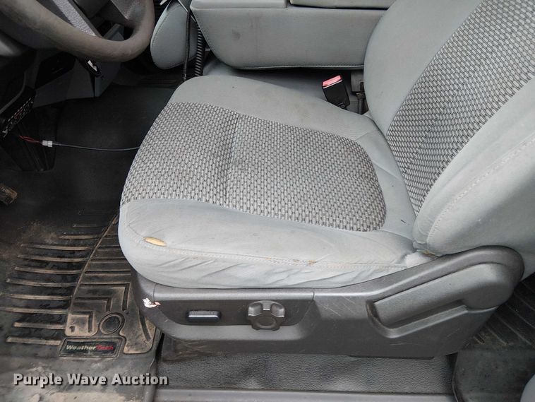 image for item EV5275 2016 Ford F350 Super Duty utility bed pickup truck