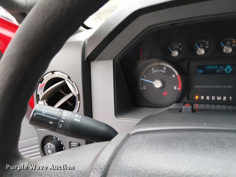 image for item EV5275 2016 Ford F350 Super Duty utility bed pickup truck