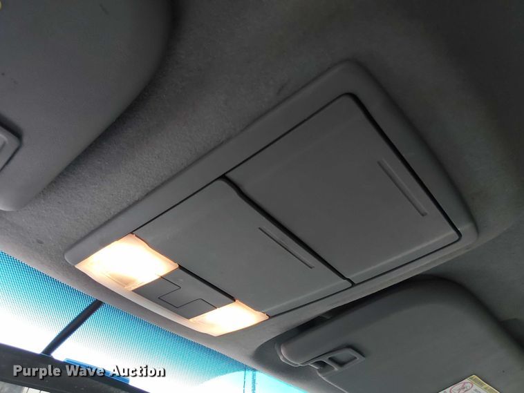 image for item EV5275 2016 Ford F350 Super Duty utility bed pickup truck