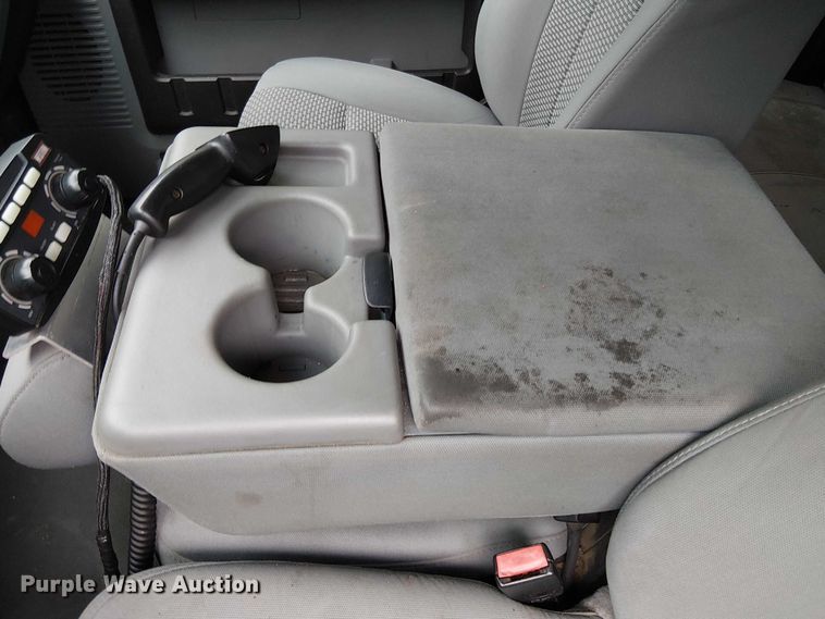 image for item EV5275 2016 Ford F350 Super Duty utility bed pickup truck