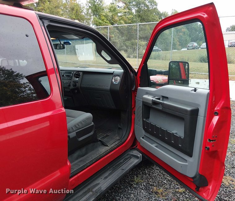 image for item EV5275 2016 Ford F350 Super Duty utility bed pickup truck