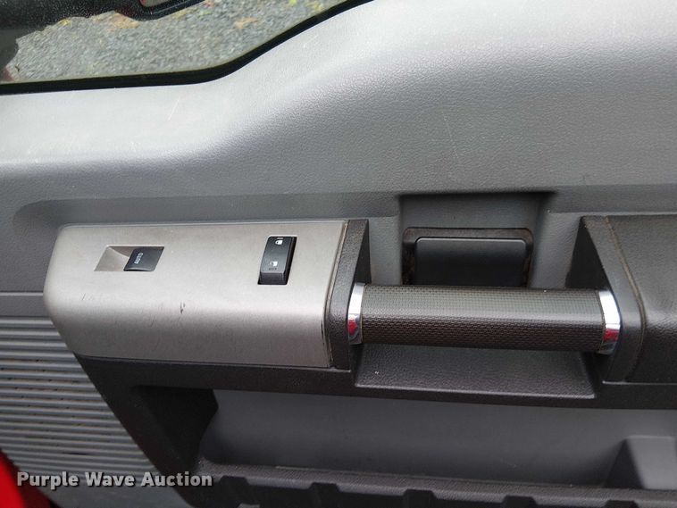 image for item EV5275 2016 Ford F350 Super Duty utility bed pickup truck