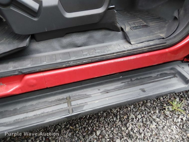 image for item EV5275 2016 Ford F350 Super Duty utility bed pickup truck