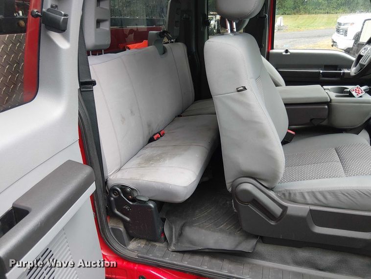 image for item EV5275 2016 Ford F350 Super Duty utility bed pickup truck