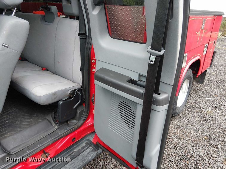 image for item EV5275 2016 Ford F350 Super Duty utility bed pickup truck