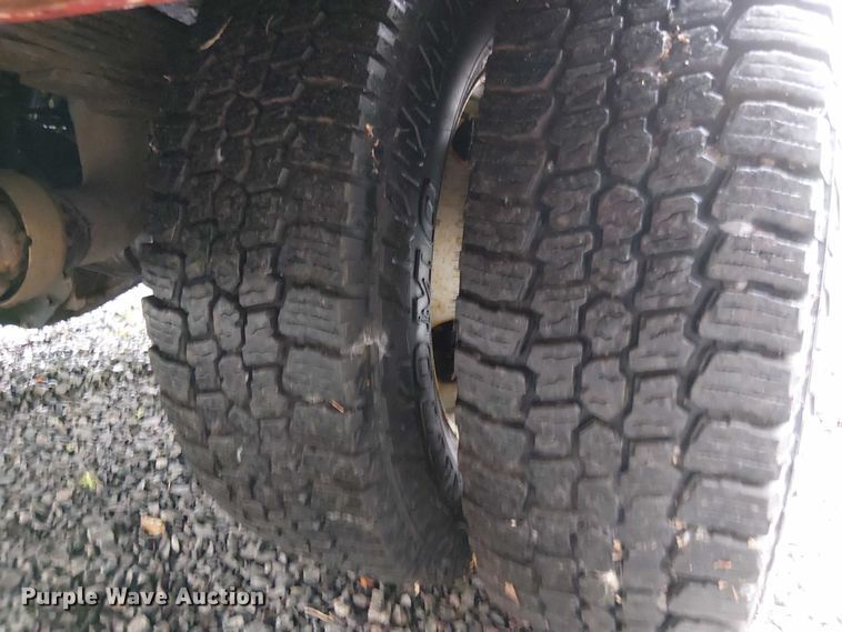 image for item EV5275 2016 Ford F350 Super Duty utility bed pickup truck