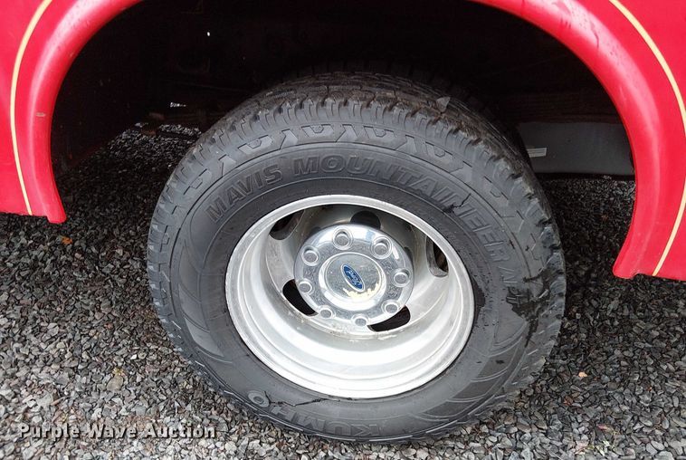 image for item EV5275 2016 Ford F350 Super Duty utility bed pickup truck