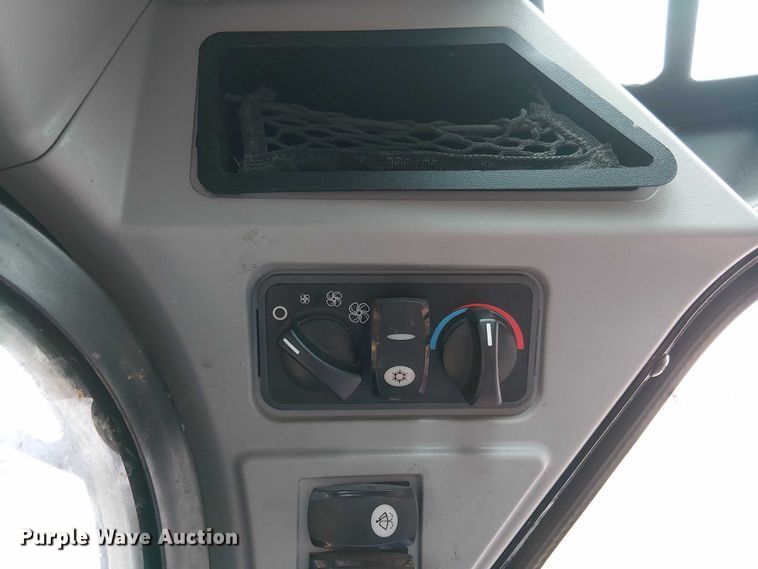 image for item EV5279 2016 Caterpillar 262D skid steer loader