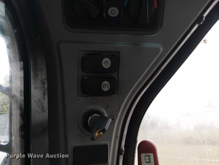 image for item EV5279 2016 Caterpillar 262D skid steer loader