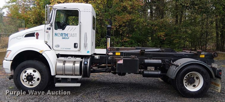 image for item EV5285 2020 Kenworth T370 hook lift truck