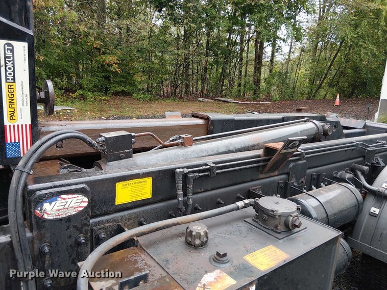 image for item EV5285 2020 Kenworth T370 hook lift truck