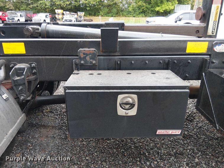 image for item EV5285 2020 Kenworth T370 hook lift truck