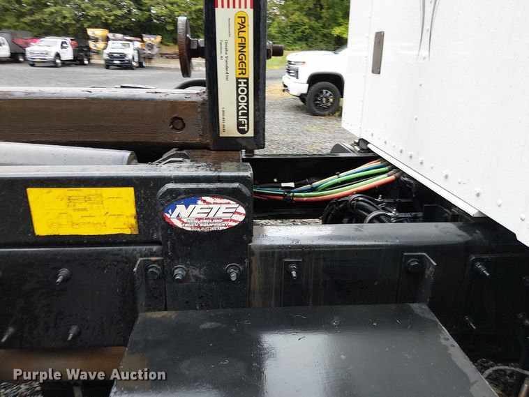 image for item EV5285 2020 Kenworth T370 hook lift truck