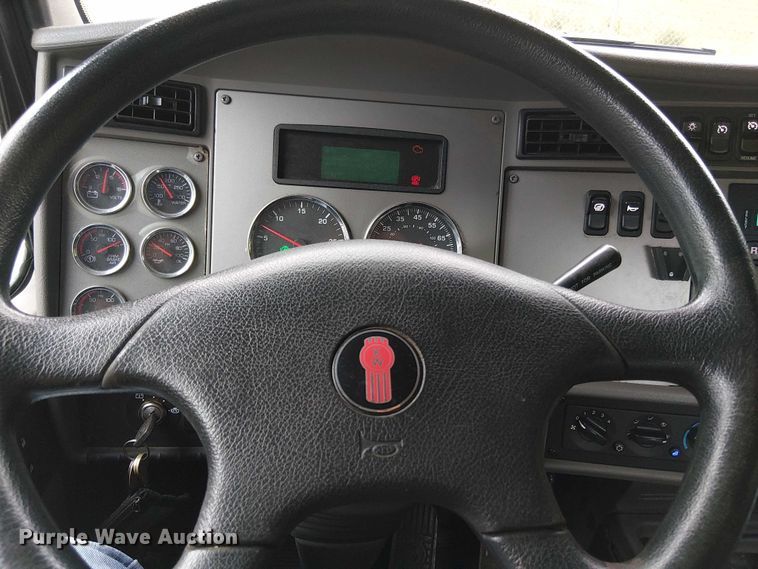 image for item EV5285 2020 Kenworth T370 hook lift truck