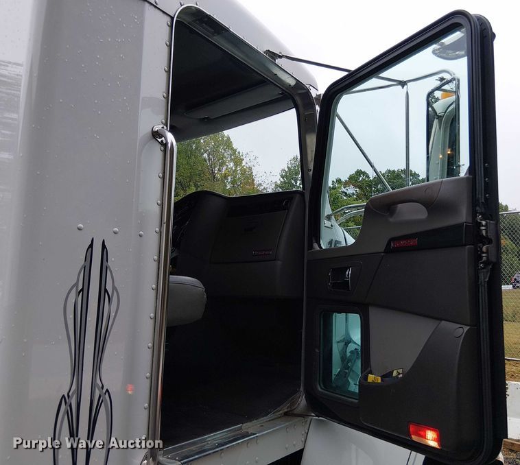 image for item EV5285 2020 Kenworth T370 hook lift truck