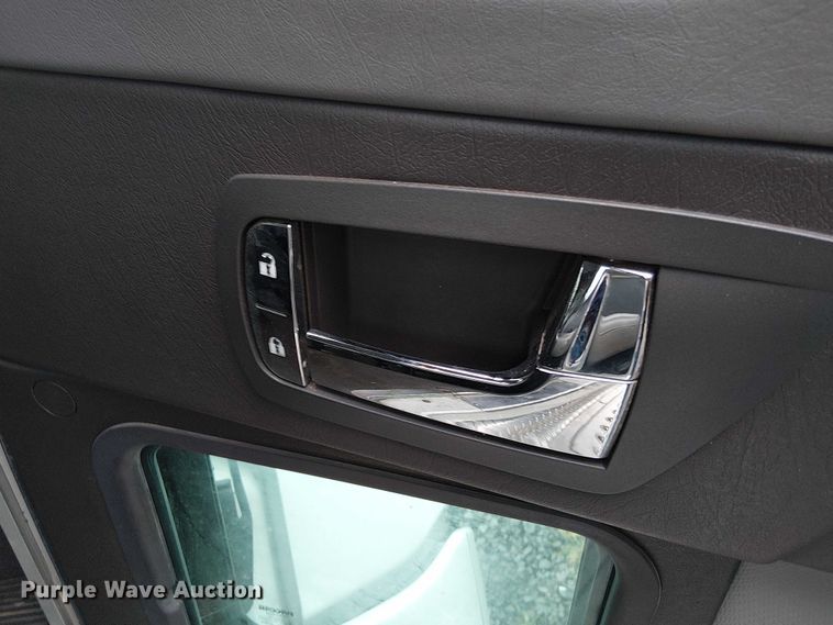 image for item EV5285 2020 Kenworth T370 hook lift truck