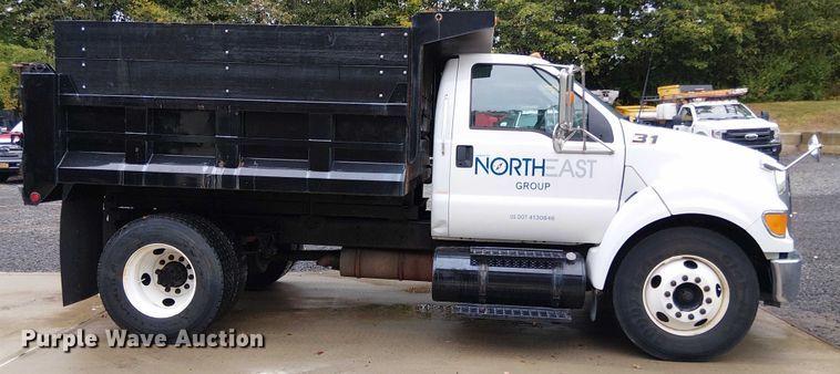 image for item EV5286 2005 Ford F-650 dump truck