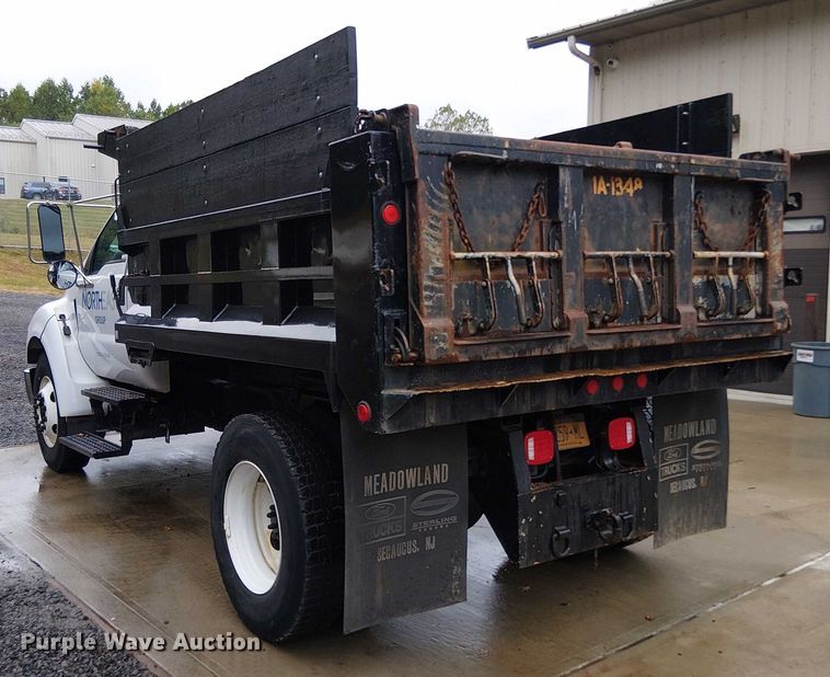 image for item EV5286 2005 Ford F-650 dump truck