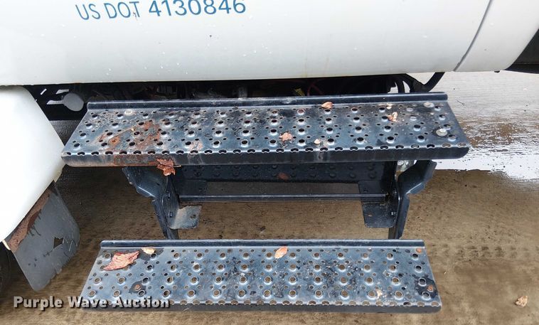 image for item EV5286 2005 Ford F-650 dump truck