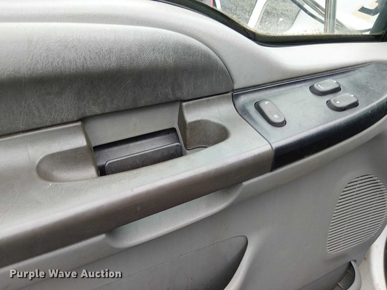 image for item EV5286 2005 Ford F-650 dump truck