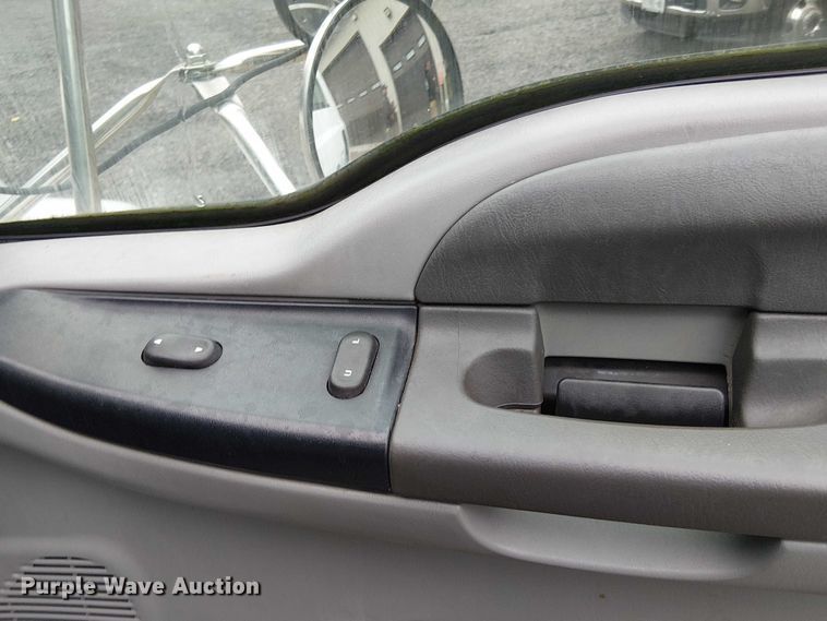 image for item EV5286 2005 Ford F-650 dump truck