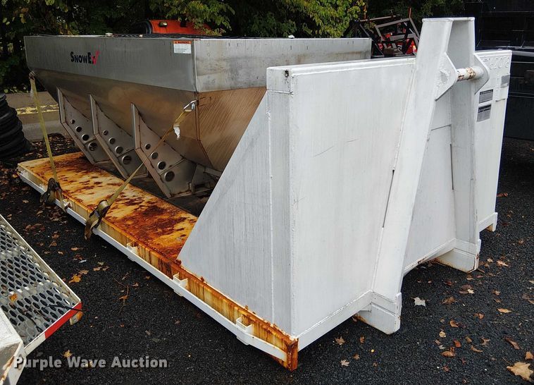 image for item EV5288 Galbreath hook lift flatbed