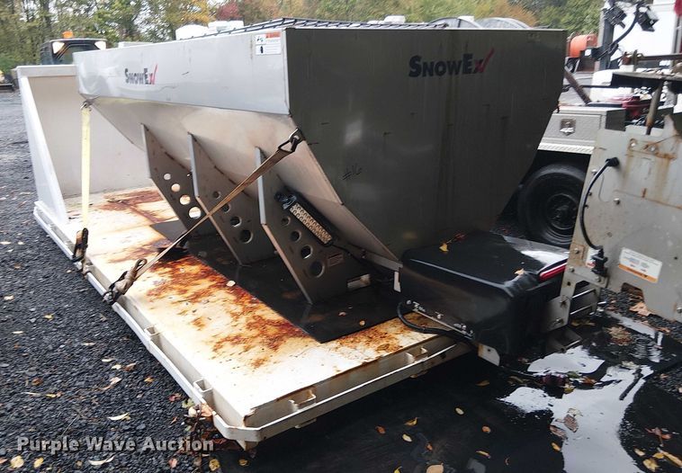 image for item EV5288 Galbreath hook lift flatbed