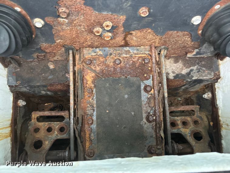 image for item EV5306 2012 Bobcat S100 skid steer loader