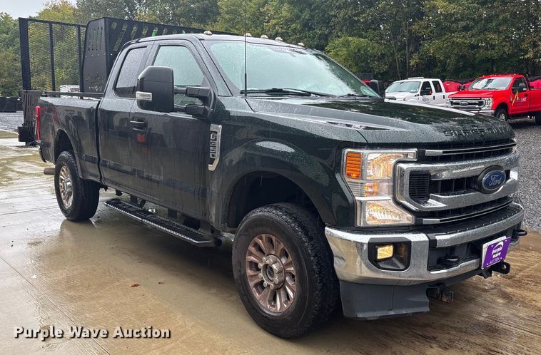 image for item EV5308 2022 Ford F350 Super Duty SuperCab pickup truck
