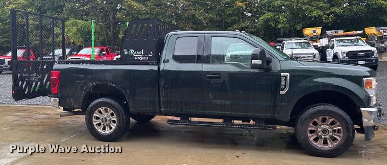 image for item EV5308 2022 Ford F350 Super Duty SuperCab pickup truck
