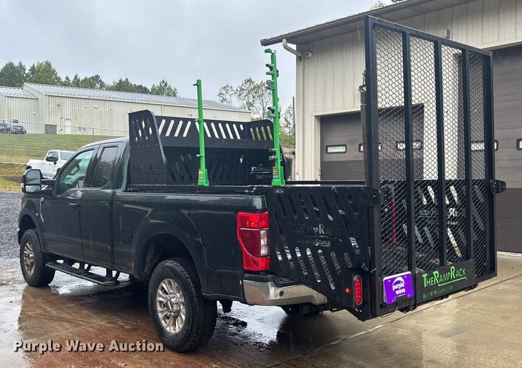 image for item EV5308 2022 Ford F350 Super Duty SuperCab pickup truck