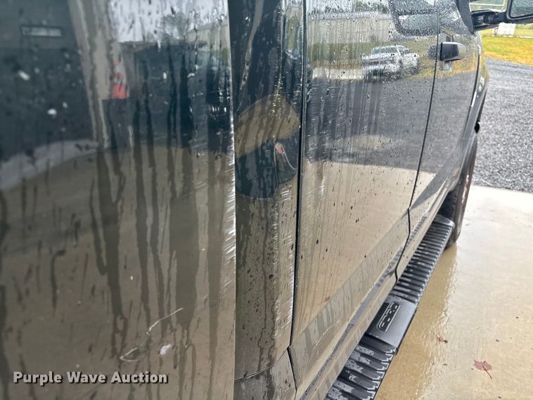 image for item EV5308 2022 Ford F350 Super Duty SuperCab pickup truck