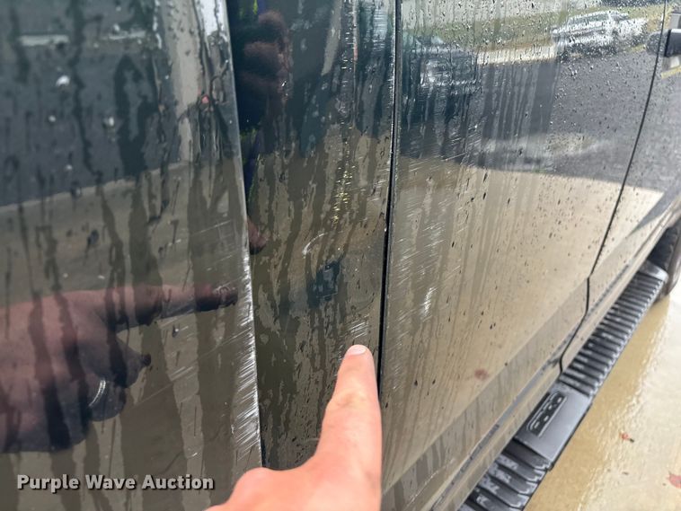 image for item EV5308 2022 Ford F350 Super Duty SuperCab pickup truck