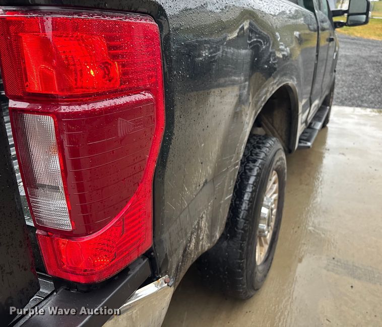 image for item EV5308 2022 Ford F350 Super Duty SuperCab pickup truck