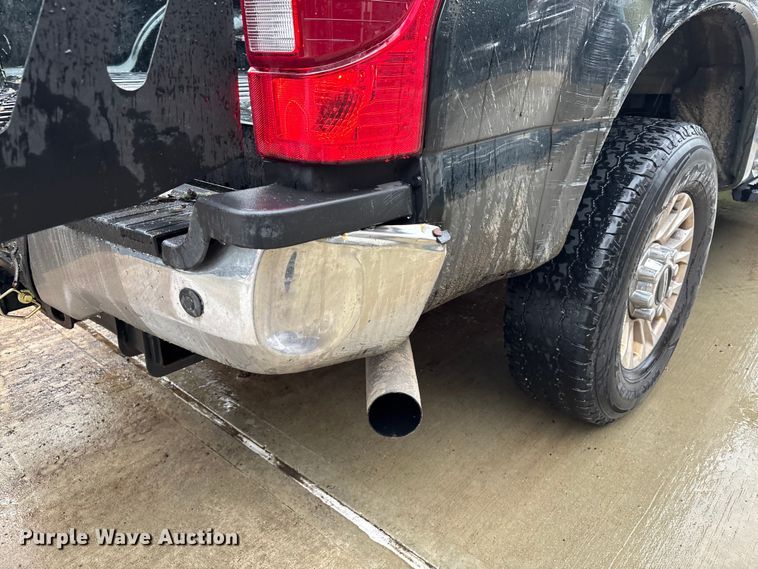 image for item EV5308 2022 Ford F350 Super Duty SuperCab pickup truck