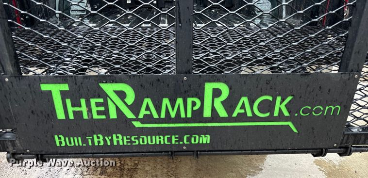 image for item EV5308 2022 Ford F350 Super Duty SuperCab pickup truck