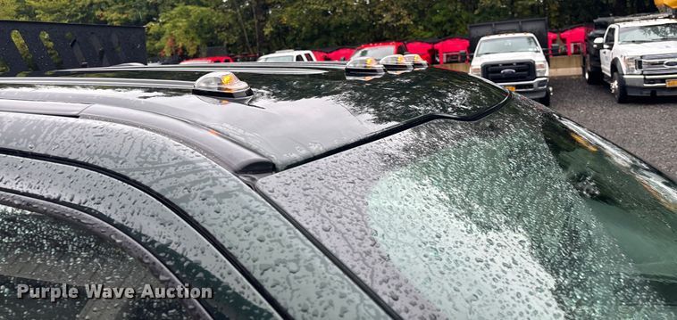 image for item EV5308 2022 Ford F350 Super Duty SuperCab pickup truck