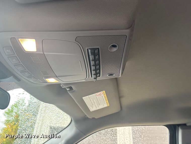 image for item EV5308 2022 Ford F350 Super Duty SuperCab pickup truck