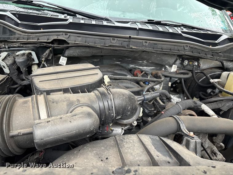 image for item EV5308 2022 Ford F350 Super Duty SuperCab pickup truck