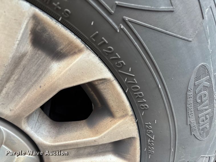 image for item EV5308 2022 Ford F350 Super Duty SuperCab pickup truck