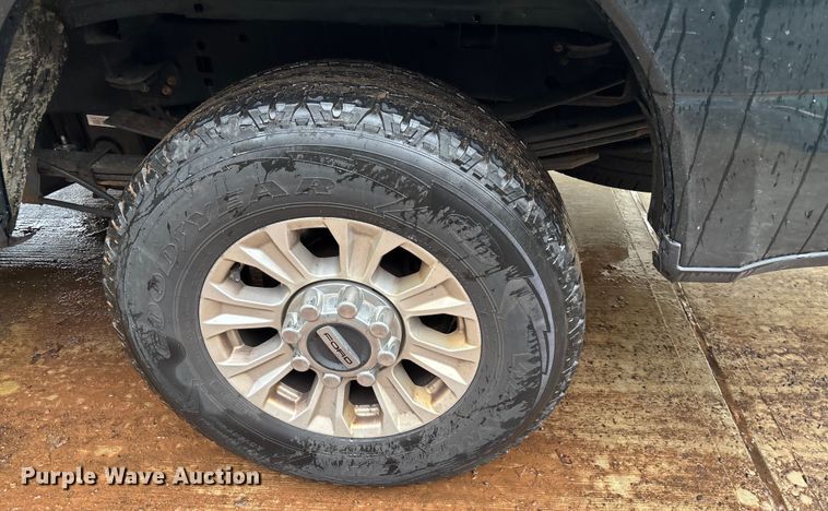 image for item EV5308 2022 Ford F350 Super Duty SuperCab pickup truck