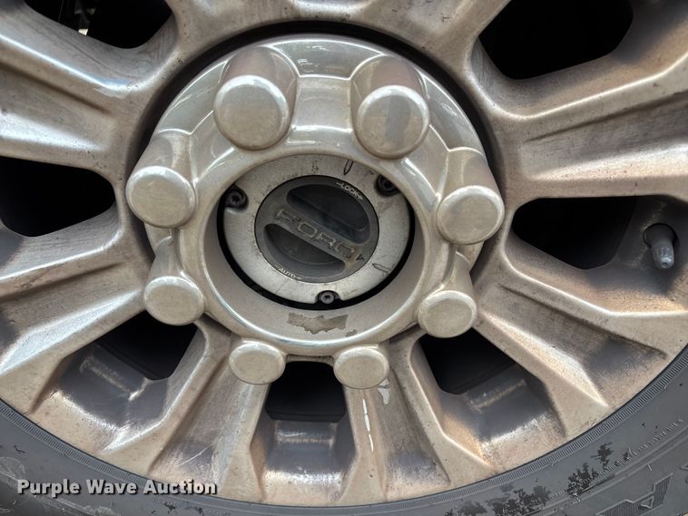 image for item EV5308 2022 Ford F350 Super Duty SuperCab pickup truck