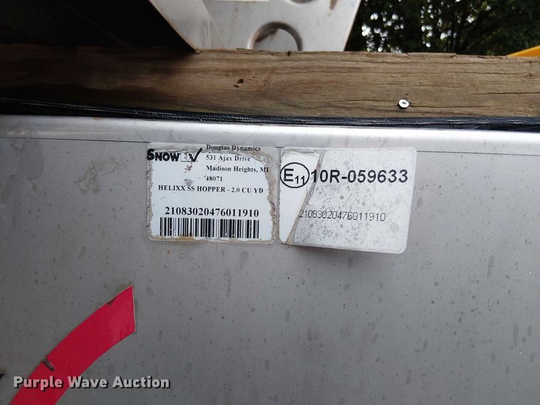 image for item EV5320 (4) SnowEx Helixx SS spreaders