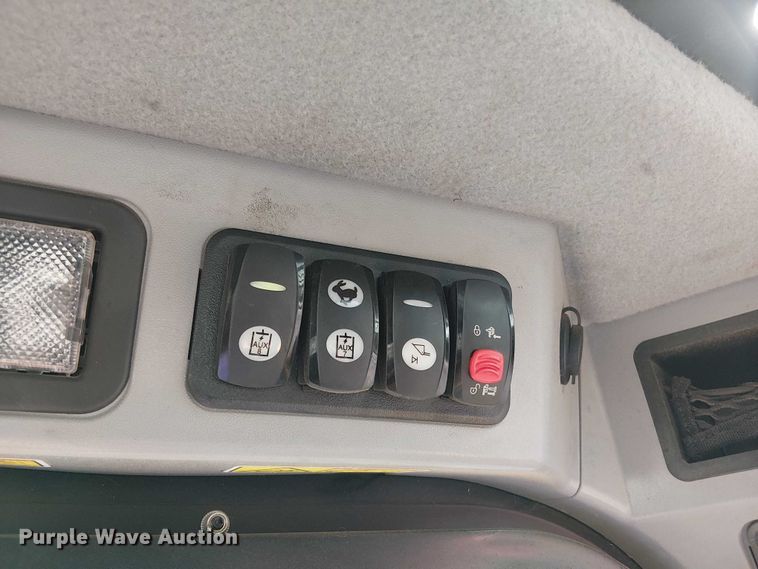 image for item EV5343 2018 Caterpillar 262D skid steer loader