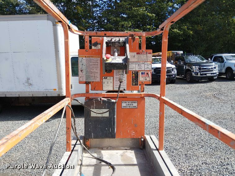 image for item EV5350 2007 JLG 1930ES scissor lift