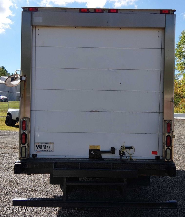 image for item EV5354 2012 Isuzu Nqr/nrr refrigerated delivery truck