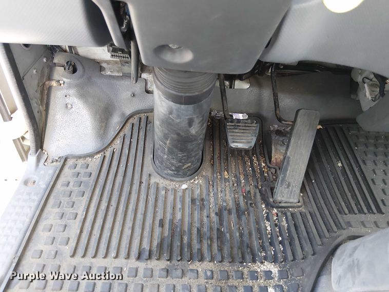 image for item EV5354 2012 Isuzu Nqr/nrr refrigerated delivery truck